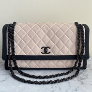 Chanel 米色黑邊黑雙C三層鏈包