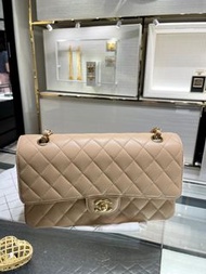 Chanel Medium Classic Flap 25cm cf25 經典米色荔枝皮金扣中號 (Classic Beige Clair in caviar leather with gold hardware)