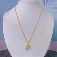 Super pretty 4-leaf clover necklace