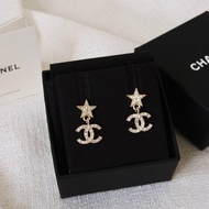 【台灣現貨】Chanel 金色經典鑲鑽星星垂墜雙C LOGO耳環 穿式耳環 耳飾