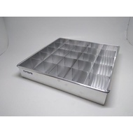 24x24x4 cm divider pan, contents 36