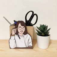 【客製化禮物】Lya插畫 木盒筆筒  //背面可雷雕文字//