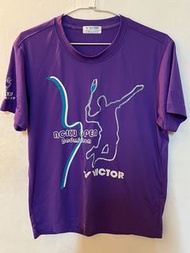 保證正品 勝利 VICTOR 2012成大羽球公開賽紀念衫 紫色排汗短袖 羽球品牌 排汗T恤
