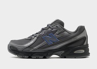 New Balance 740 - Black