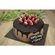 strawberries melted |birthday cake |kue ulang tahun| tart siram coklat - brownies