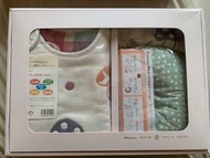 全新（僅打開拍照）-日本製 10mois 禮盒 hoppetta 禮盒 六層紗蘑菇防踢背心 蘑菇多功能嬰兒枕 六層紗手帕