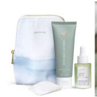 包郵 Saje Natural Wellness 面部套裝🎉禮遇價  : HKD220💰/pc商品簡介   ：   -粘土面膜 70 毫升-明亮面部油 11 毫升-肥魔芋毛巾