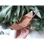Model 3-leaf canoe (matte brown) to decorate miniature landscapes and aquariums, 16cm in water