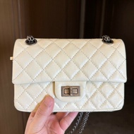 Chanel香奈兒 2.55 大mini 白色肩背包 斜背包