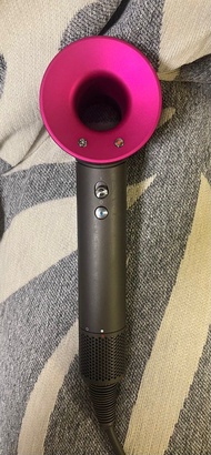 正版Dyson 風筒 （連4個風咀）