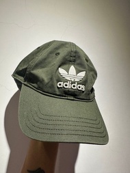 Adidas 軍綠老帽