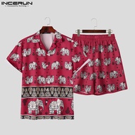 INCERUN เสื้อแขนสั้น + ชุดสองชิ้นพิมพ์ลายช้างชุดกางเกงขาสั้นแฟชั่นของผู้ชาย