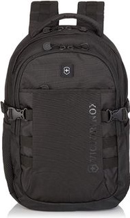 美 國 突 發 大 減 價 , 優 惠 隨 時 完 結 美 國 Victorinox Vx Sport Cadet 商 務 背 包  👍 最多可容納 16 吋筆記型電腦和 10 吋平板電腦或eReader 👍 加墊背板和加墊、可調式肩帶, 提供最大的舒適度 👍 後套滑過輪式行李箱的手柄系統, 方便多袋旅行 👍 19 公升容量 👍 尺寸: 7 x 19 x 13.5 英吋 $ 6 9 0 / 個 美 國 直 送 , 下 單 後 約 二 至 三 星 期 到 貨 順 豐 到 付