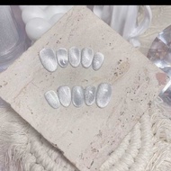 A08 Nail thiết kế Mắt Mèo Trắng Bạc.