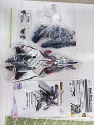 Bandai Macross VF 25 with fast pack