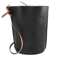 LOEWE Gate Bucket Anagram LOGO斜背水桶包.黑咖