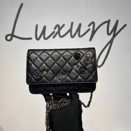 CHANEL 香奈兒 限量款山茶花WOC發財鏈條包 黑金 肩背包斜背包