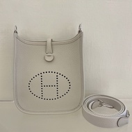 Hermes 冰川白Mini Evelyne