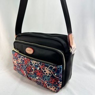 Bonnie 專櫃包包3102 新撞色尼龍＋歐洲植鞣牛皮 多格層 彩色繩結紋 斜背包特價$1780