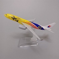 [16CM] Malaysia Airlines Tiger Airbus A330 Aircraft Model Made Of Steel With Base Toys Collectibles 