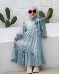 [Bisa COD]  Arsyila Kids Jilbab Bahan Santorini Shimer Dress Anak Polos Usia 7-8 Tahun Dress Anak Viral Gamis Anak Polos Terbaru Dress Anak Cewe Lengan Panajng + Pashmina Dress Anak Modern Dress Muslim Anak Lucu Busana Muslim Anak Terlaris By Assyifa