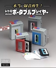 全新 TOYS SPIRITS 可錄音再生 迷你錄音機卡式機扭蛋 カセットに録音！本当に再生！！ 一套五款 卡式錄音機4色 + 卡式帶1個