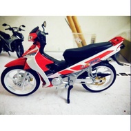 Yamaha 125ZR Merah Bata Replika Diecast Model