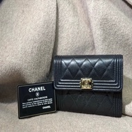 Chanel Boy 中夾