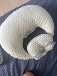 嫚熙 哺乳枕 喂奶神器 靠枕 餵奶 人奶 月亮枕 moon pillow feeding pillow
