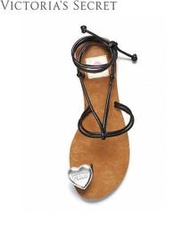 美國現貨《VICTORIA`S SECRET》維多利亞的秘密 Heart thong sandal PINK系列綁帶平底夾腳涼鞋【L】鞋長26cm