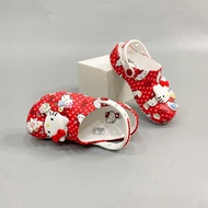 High quality classic red Hello Kitty pattern comes with 2 genuine big charms, super cute big hello k