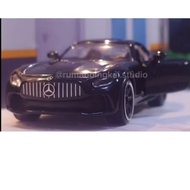 Hotwheels minimalist home parking diorama (lamp)