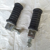 SUZUKI TS100 TS125 TS185 REAR FOOTREST Pemijak Kaki Belakang TS100 TS125 TS185 Suzuki