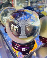 Quả cầu đá pha lê in hình Phật Bà ngàn mắt ngàn tay phong thuỷ bình an may mắn nặng 1kg-9cm