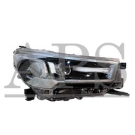 TOYOTA HILUX REVO GUN 126 / ROCCO ROGUE 2.8 2020 HEAD LAMP / LAMPU BESAR (LED WITH MOTOR) (BLACK)