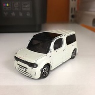 包速遞 tomica Cube 珍珠白色 white pearl colour Nissan 17 超殘車