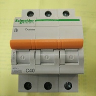 MCB 40A 3P Domae Schneider