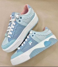 FILA FUSION Stack 厚底 板鞋 灰采石藍