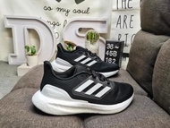 adidas Pureboost 23 黑白色