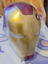 迪士尼全新Iron man 造型盒連曲奇（曲奇過期！！）純收藏盒