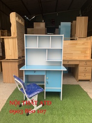 Bàn học gỗ ép giá rẻ có kệ đựng sách vở màu xanh hồng kem gỗ tặng hình dán đẹp đáng yêu