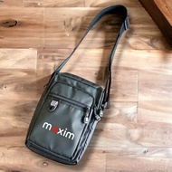 TAS SELEMPANG KOTAK WAISTBAG ANTI AIR / TAS SELEMPANG KURIR/ KERJA / Maxim / PRIA WANITA Hitam Slin