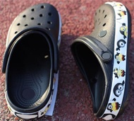 Crocs รองเท้าผู้ชายผู้หญิงถ้ําขนาดระบายอากาศ รองเท้าแตะ รองเท้าชายหาด