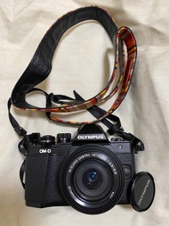 OLYMPUS OM-D E-M10 Mark II