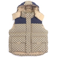 GUCCI 710586 GG帆布印花連帽羽絨背心/馬甲，海軍藍和米色，46碼，正品，義大利製造，男款，成色極佳。