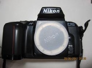 尼康F601 Nikon F-601 AF SLR底片單眼相機機身/保存良好/都在防潮箱/贈送快門線乙條