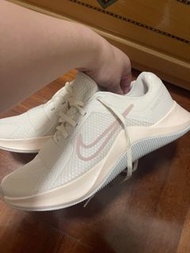 Nike Legend Essential 3 女士訓練鞋