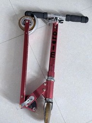 Micro 紅色滑板車