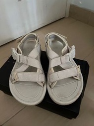 Teva 涼鞋