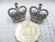 港英殖民地 - 歷史藏品~! -  "警司" (晩禮服 小型皇冠 一對) - 官發正品 - 多個紀律部隊合用 - 包括: 皇家香港警察/輔警/入境處/飛行服務隊/民安隊/醫療輔助隊 - 全新未用 - 